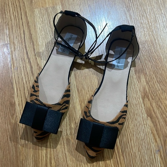 ANKLE FLATS - Picture 1 of 4